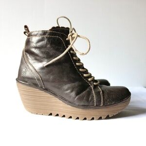 FLY LONDON Brown Leather Ankle Boot Wedge Heel Laces Zipper Size 38 US 7.5 Fall